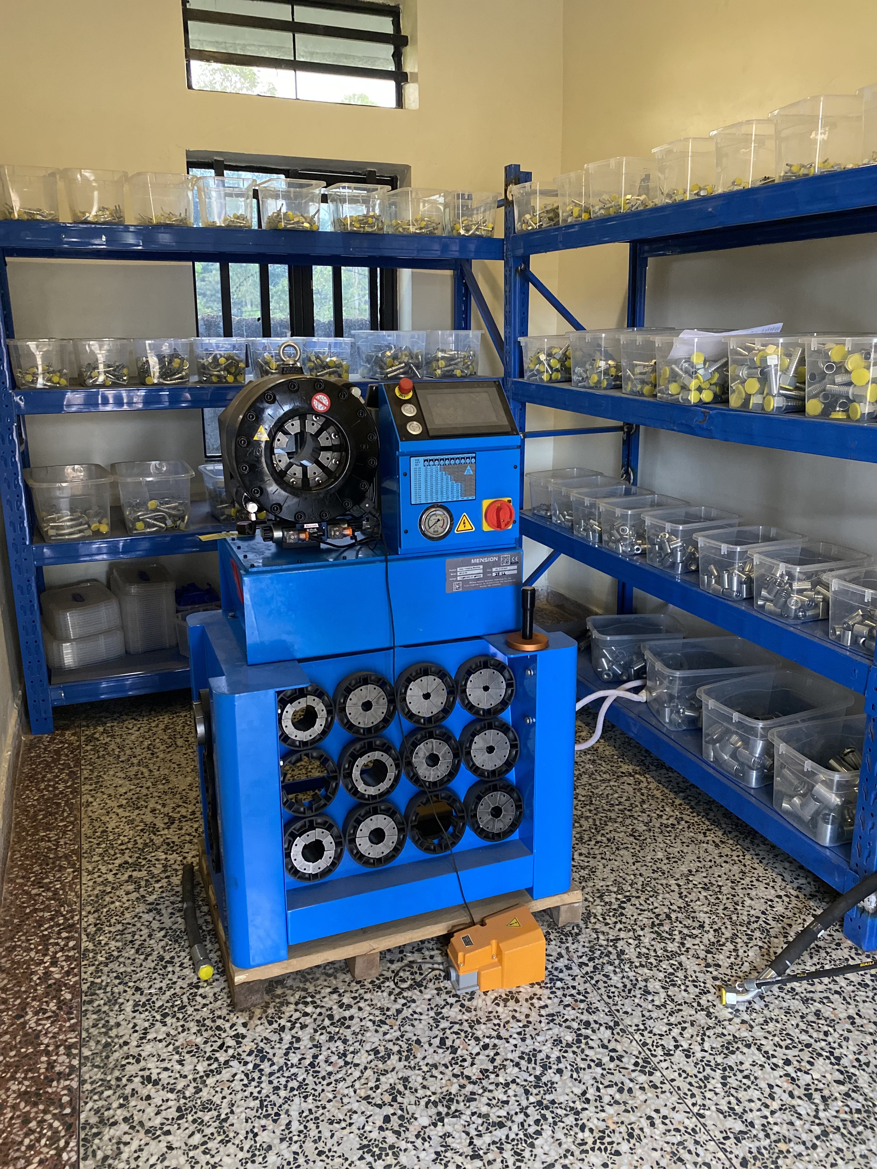 Équipement de fabrication de tuyaux hydrauliques